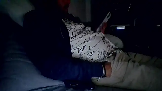 Snapshot of bobotatto chatting on May 7, 1:44 am bobotatto online show from May 7, 1:44 am