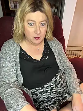 BookBabe27 online show from December 2, 4:09 am