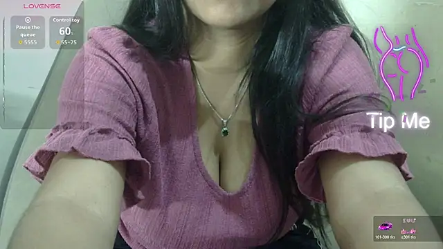 Preeti-Sexy online show from February 22, 2:37 pm