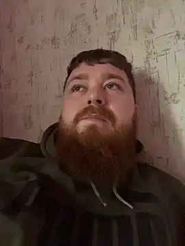 Snapshot of Artur6663 chatting on February 18, 10:33 am Artur6663 online show from February 18, 10:33 am