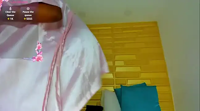 Snapshot of ebony_beckyy chatting on January 17, 1:24 pm ebony beckyy online show from January 17, 1:24 pm