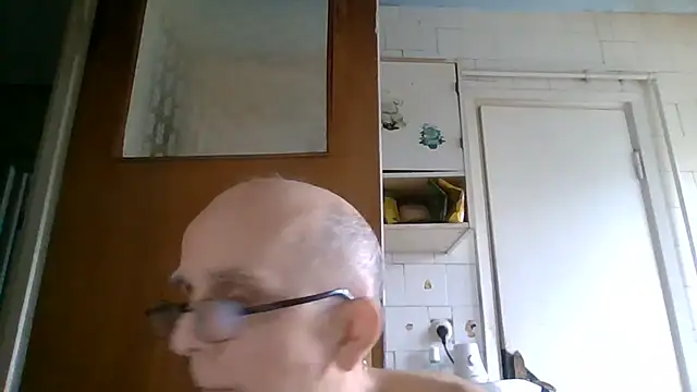 Snapshot of mariusica1@xh chatting on June 23, 2:48 pm mariusica1xh online show from June 23, 2:48 pm