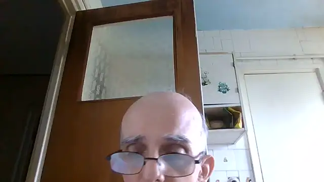 Snapshot of mariusica1@xh chatting on July 19, 10:52 am mariusica1xh online show from July 19, 10:52 am