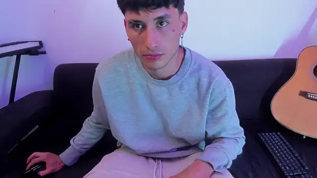 Henrikk senn online show from March 24, 9:47 am