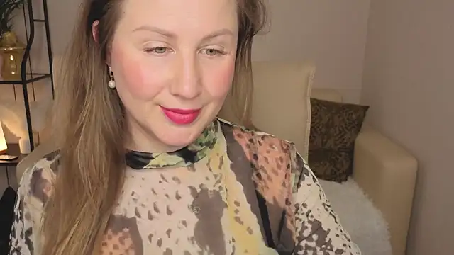 Snapshot of Helens_love chatting on June 14, 2:24 am Helens love online show from June 14, 2:24 am