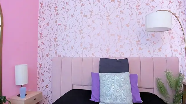 amber-hill online show from October 27, 7:07 pm