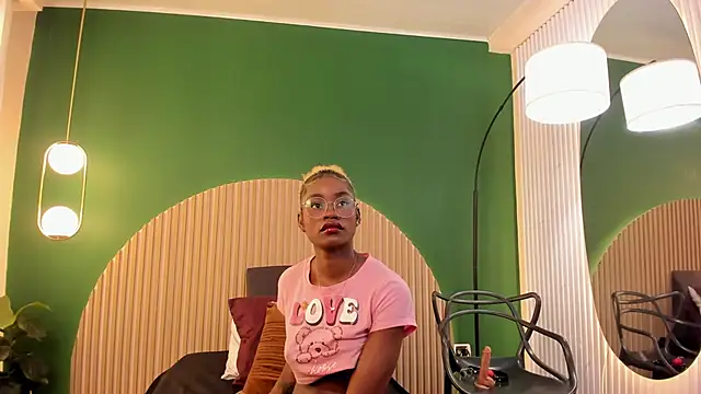 amber-hill online show from November 15, 7:16 am