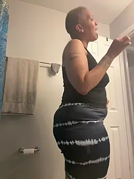 SexyHoneyRedd online show from June 17, 9:23 am