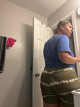SexyHoneyRedd online show from July 9, 9:02 am