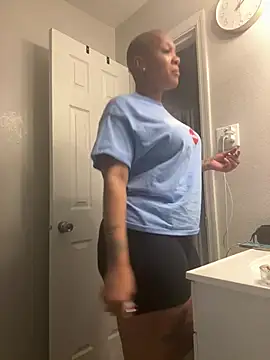 SexyHoneyRedd online show from July 26, 6:04 pm
