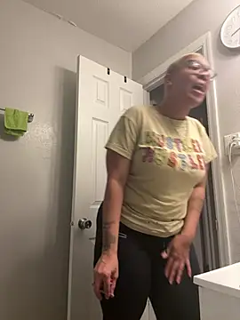 SexyHoneyRedd online show from July 30, 12:31 am