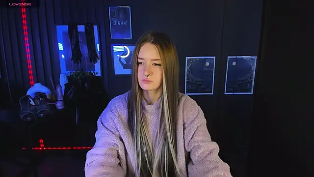 Snapshot of Lily_Moonlight chatting on December 30, 11:37 am Lily Moonlight online show from December 30, 11:37 am