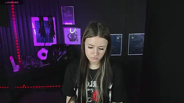 Snapshot of Lily_Moonlight chatting on February 13, 7:56 am Lily Moonlight online show from February 13, 7:56 am