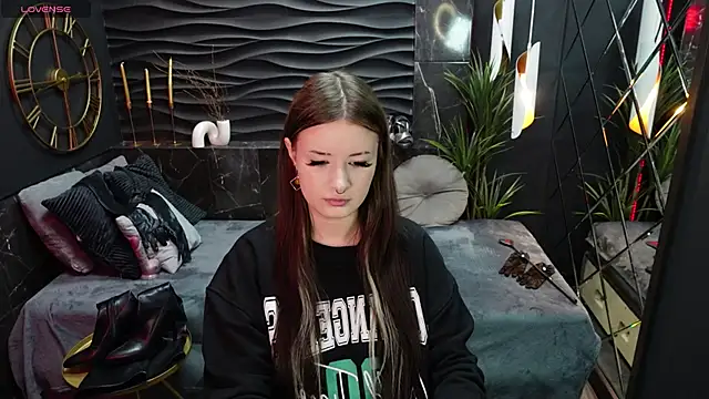 Snapshot of Lily_Moonlight chatting on March 20, 7:25 am Lily Moonlight online show from March 20, 7:25 am