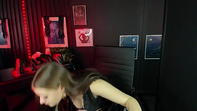 Snapshot of Lily_Moonlight chatting on March 22, 12:57 pm Lily Moonlight online show from March 22, 12:57 pm