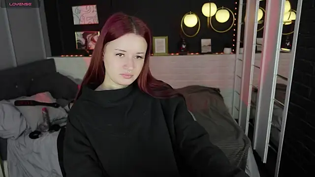 Snapshot of Lily_Moonlight chatting on October 4, 7:28 am Lily Moonlight online show from October 4, 7:28 am