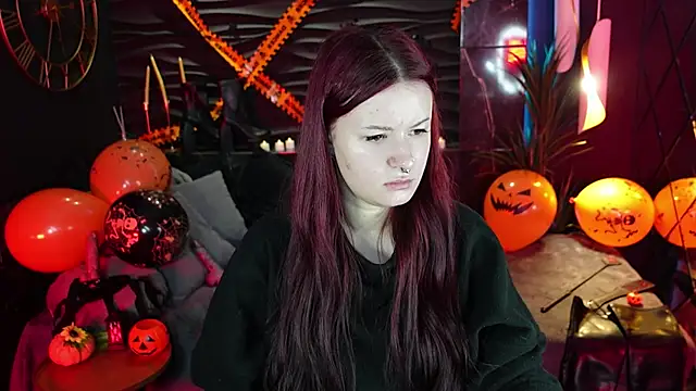 Snapshot of Lily_Moonlight chatting on October 30, 6:59 am Lily Moonlight online show from October 30, 6:59 am