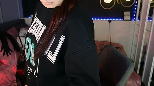 Snapshot of Lily_Moonlight chatting on February 1, 8:02 am Lily Moonlight online show from February 1, 8:02 am