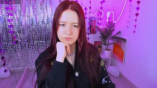 Snapshot of Lily_Moonlight chatting on February 15, 7:16 am Lily Moonlight online show from February 15, 7:16 am