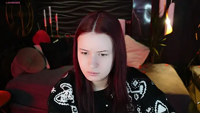 Snapshot of Lily_Moonlight chatting on February 19, 6:53 am Lily Moonlight online show from February 19, 6:53 am