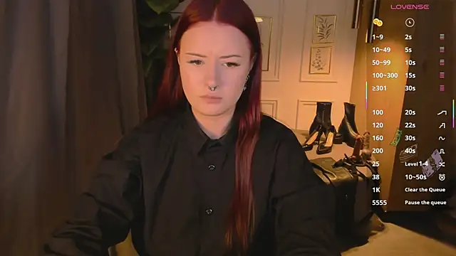 Lily Moonlight online show from April 4, 2:03 pm