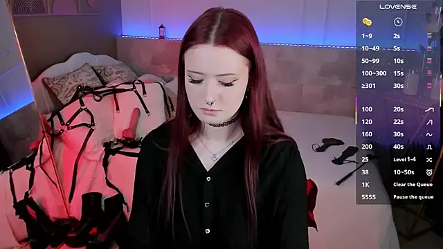 Lily Moonlight online show from April 18, 2:43 pm