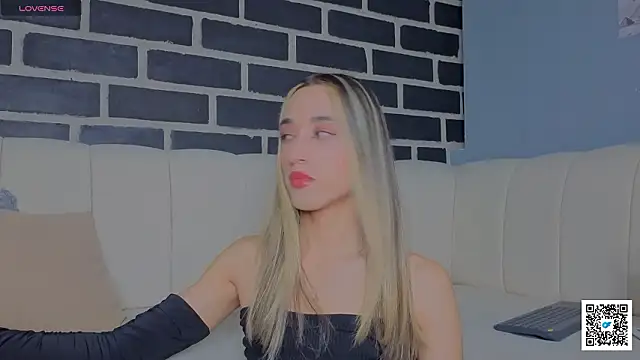 Snapshot of Goddivaa chatting on February 20, 1:57 am Goddivaa online show from February 20, 1:57 am