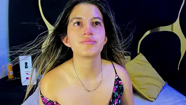 GiaRoussel online show from November 11, 8:42 pm