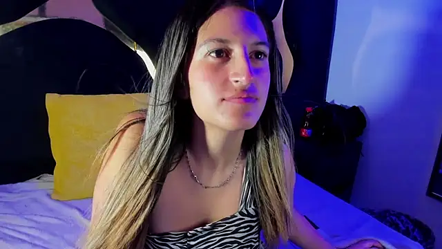 GiaRoussel online show from November 12, 3:12 pm