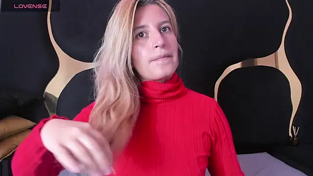 GiaRoussel online show from February 4, 4:24 pm