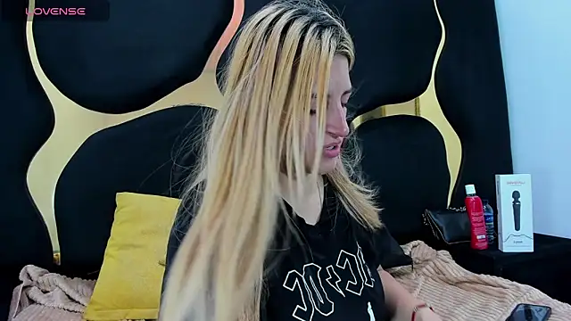 GiaRoussel online show from February 27, 4:40 pm