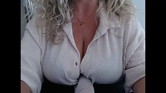 JenniLowen online show from June 16, 12:52 pm