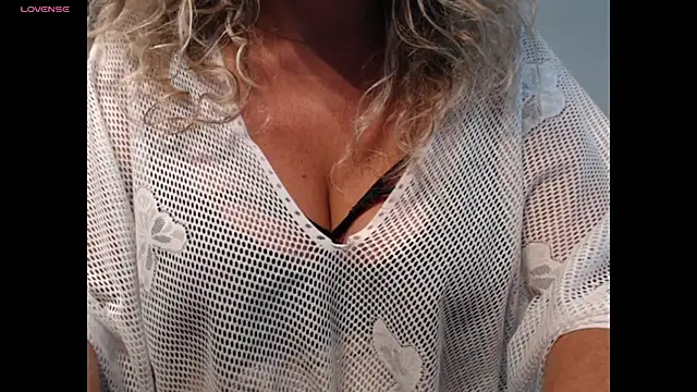 JenniLowen online show from June 23, 6:44 am