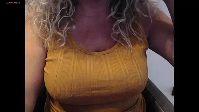 JenniLowen online show from June 25, 8:30 am