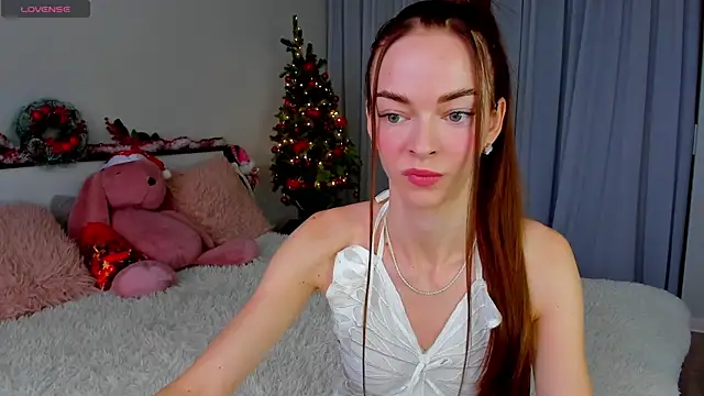 Undertheskin online show from December 27, 8:02 am