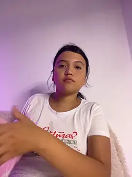 alisson carolina73 online show from May 3, 9:32 pm