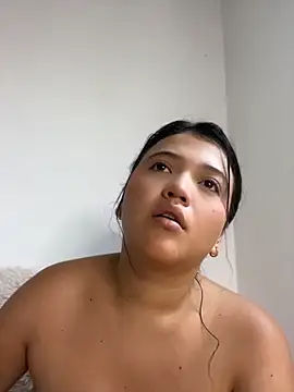 alisson carolina73 online show from May 24, 9:09 pm