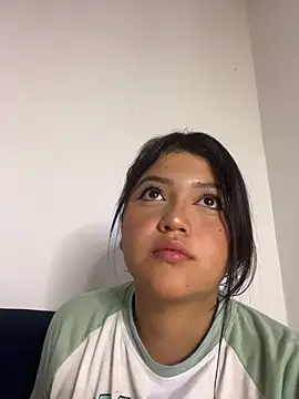 alisson carolina73 online show from May 30, 3:25 am