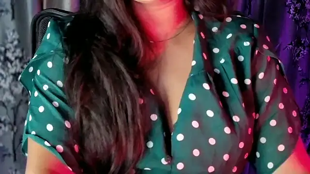 SexyAndHottie online show from February 5, 11:04 am