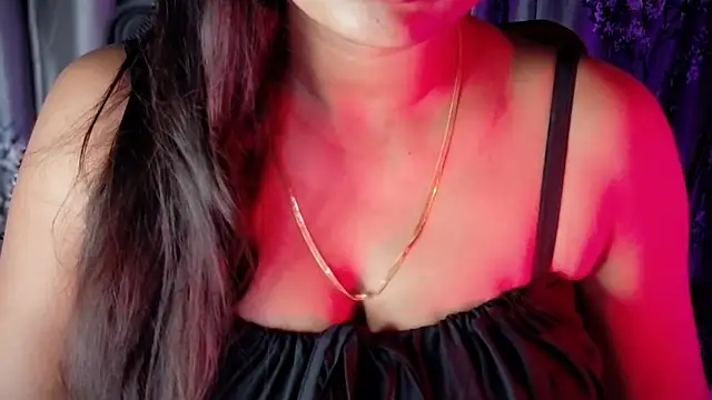 SexyAndHottie online show from February 12, 3:51 pm