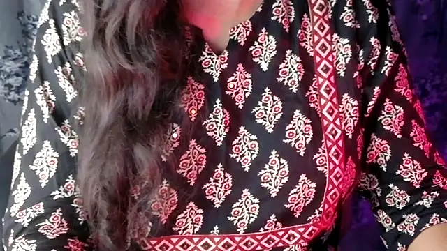 SexyAndHottie online show from July 12, 5:26 pm