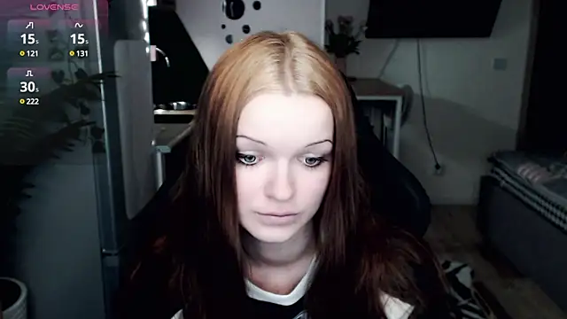 Snapshot of illililliilli chatting on February 6, 3:41 pm illililliilli online show from February 6, 3:41 pm