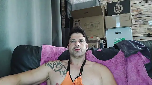 XxBigboybandxX online show from April 8, 2:06 pm