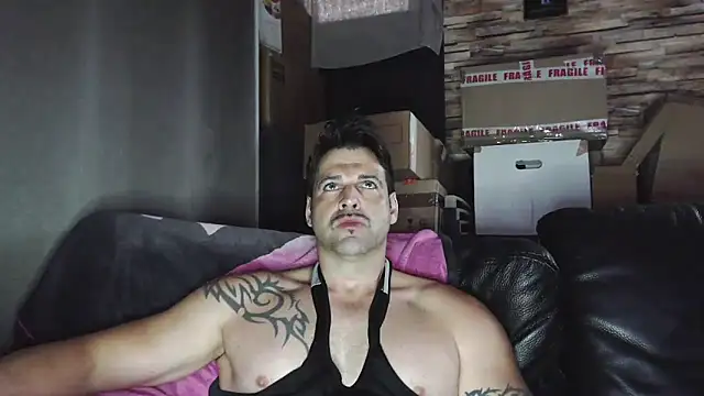 XxBigboybandxX online show from April 11, 7:35 am