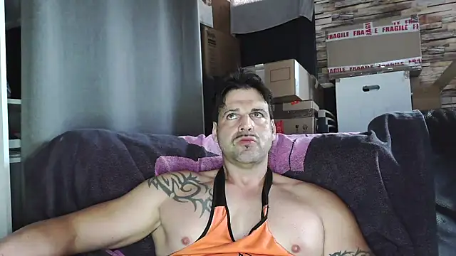 XxBigboybandxX online show from April 16, 1:01 pm