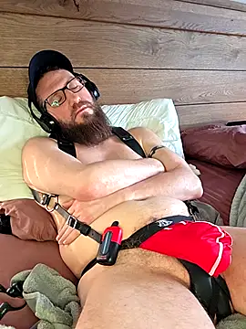 Icebearsticlese online show from February 9, 3:05 pm