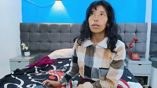 karolinee 66  online show from March 12, 3:45 am