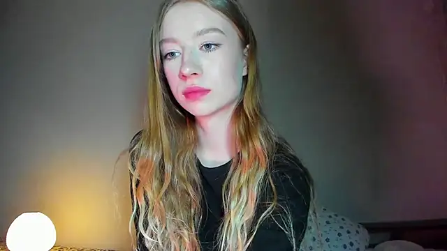 minidivaa  online show from April 13, 9:31 pm