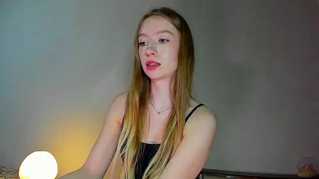 minidivaa  online show from April 18, 7:58 pm