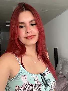 Snapshot of Isa_smeraldy chatting on January 16, 2:54 pm Isa smeraldy online show from January 16, 2:54 pm